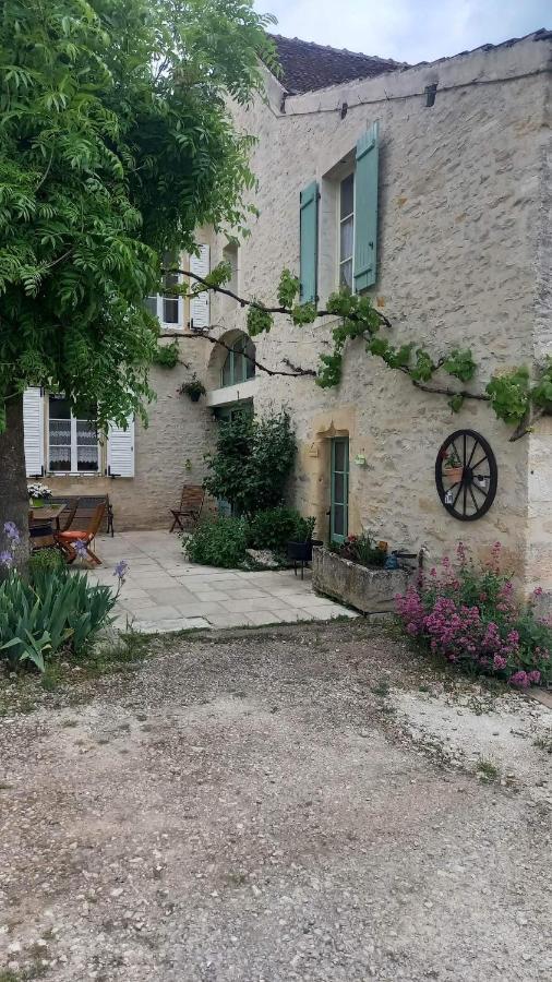 Le Clos Du Merry Joux-la-Ville Exterior photo